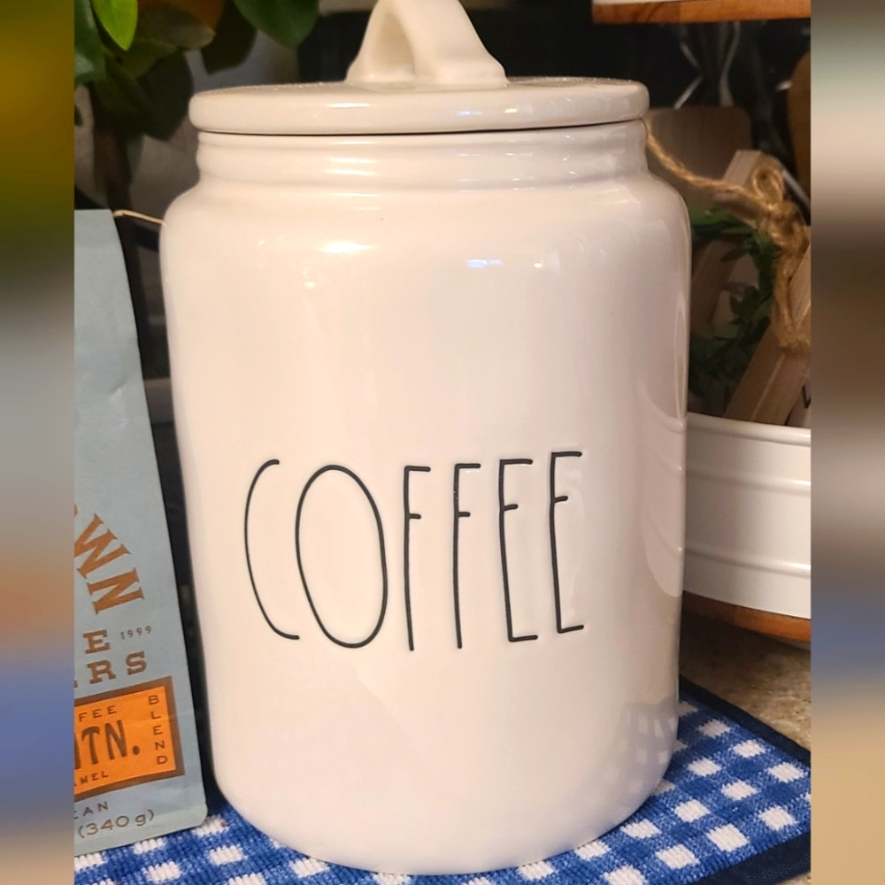 Rae Dunn COFFEE canister w lid; chubby size. EUC